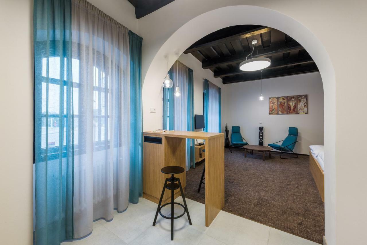 Fancy Apartments By Prague Castle Экстерьер фото